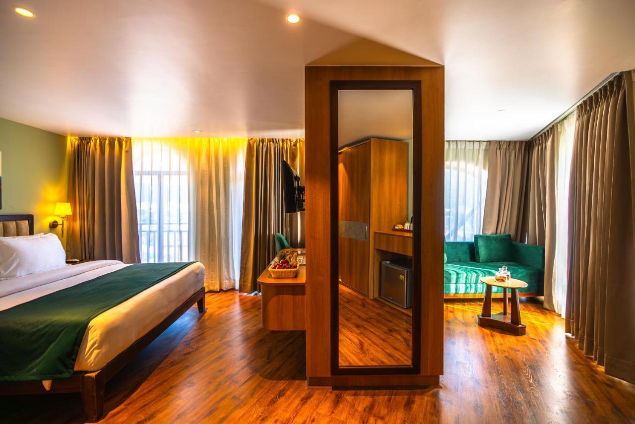 Clarks Inn Express, Rishīkesh Extérieur photo