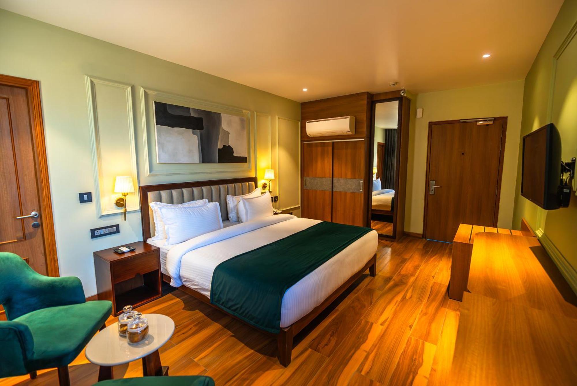 Clarks Inn Express, Rishīkesh Extérieur photo
