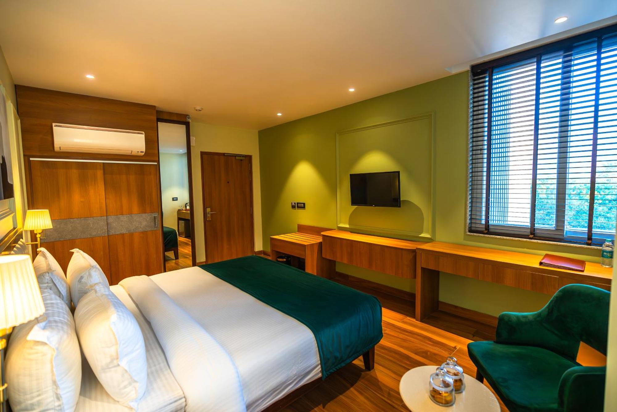 Clarks Inn Express, Rishīkesh Extérieur photo